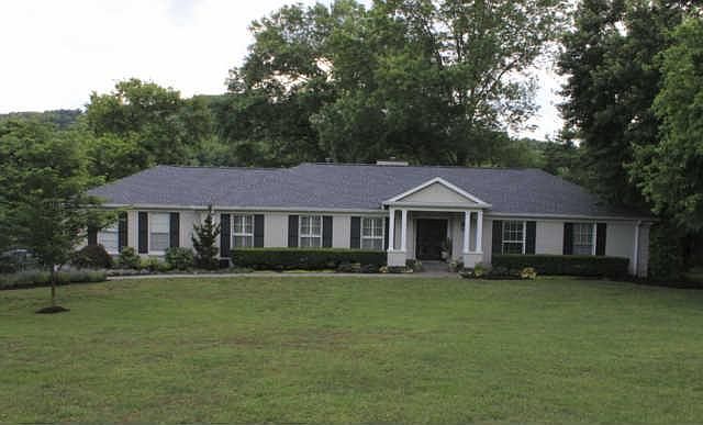 2nd image of 5833 Robert E Lee Dr
