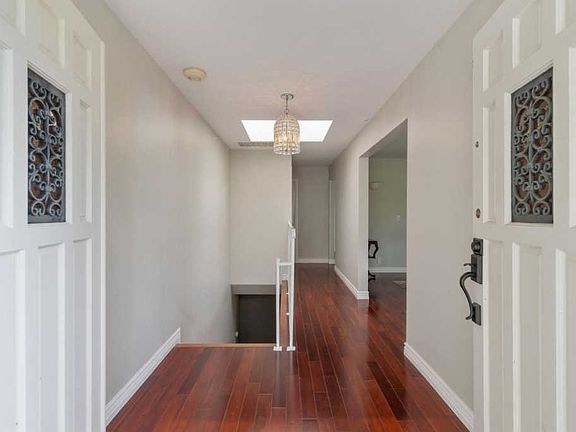 3rd image of 614 Farallon Ave