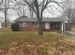 307 Belair Dr, Greenfield, TN 38230