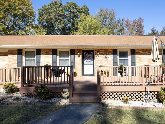 2nd image of 555 Homemont Ave