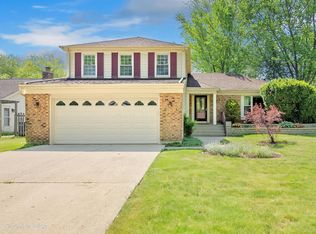 2249 Appleby Dr, Wheaton, IL 60189