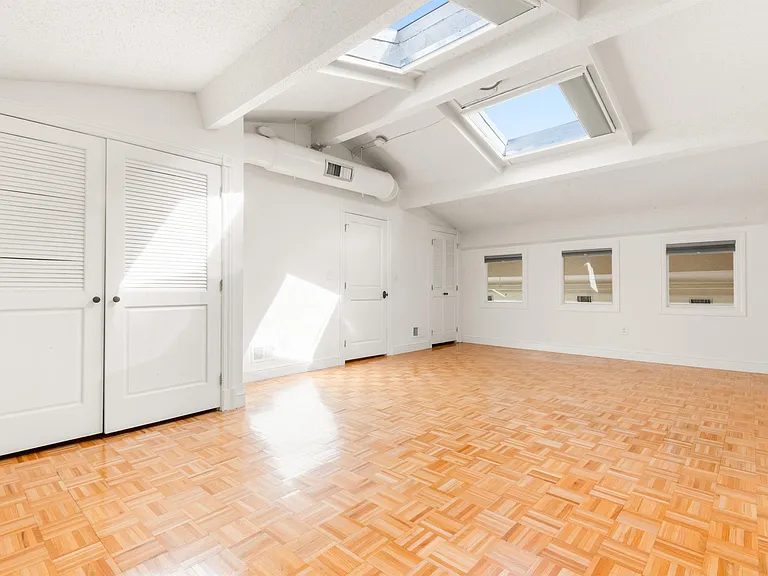 300 Communipaw Ave #211 — Photo 18