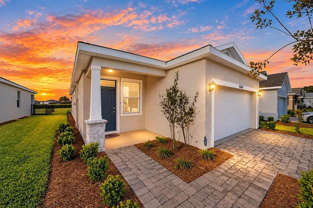 3 bed, 2.0 bath, 1406 sqft, $2,900 — Photo 1