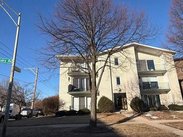10418 S Komensky Ave APT 2N, Oak Lawn, IL 60453