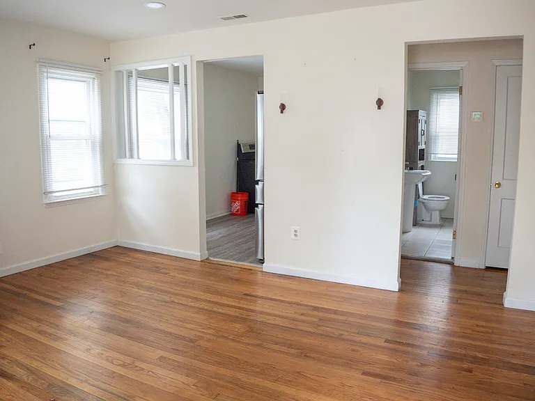 1720 Browning St — Photo 6