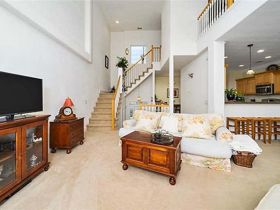 5th image of 1013 Bay Breeze Dr