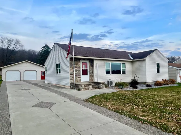 321 N Park Dr, Morton, MN 56270