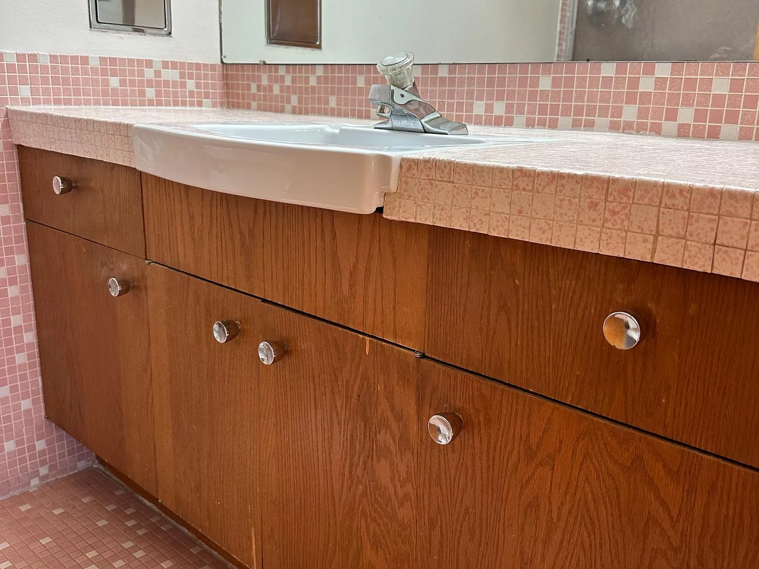 4 bed, 2300 sqft, $3,950 — Photo 4