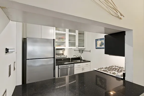 Sold by Nest Seekers International | media 4