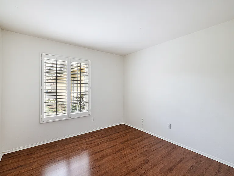 6068 Hackers Ln — Photo 17
