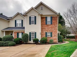 8860 Cinnabay Dr, Charlotte, NC 28216