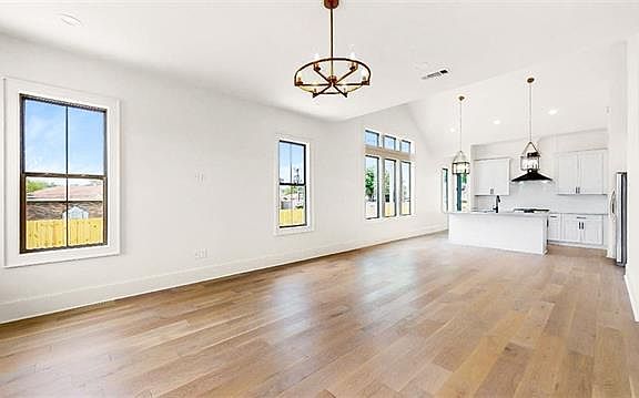 3rd image of 3008 Karen Dr