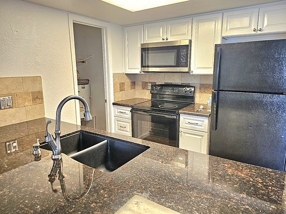 5th image of 4313 N 19th Ave APT 209