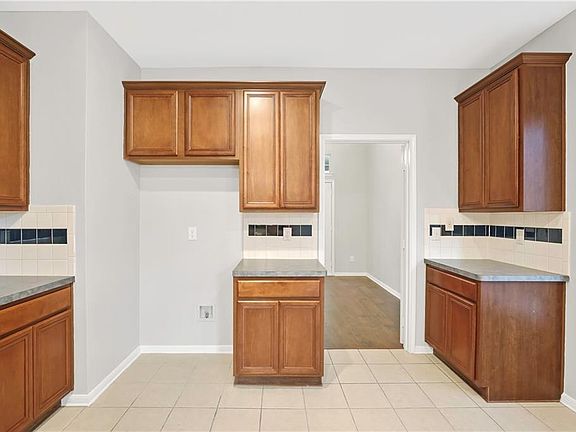 5th image of 3933 Tidball Dr