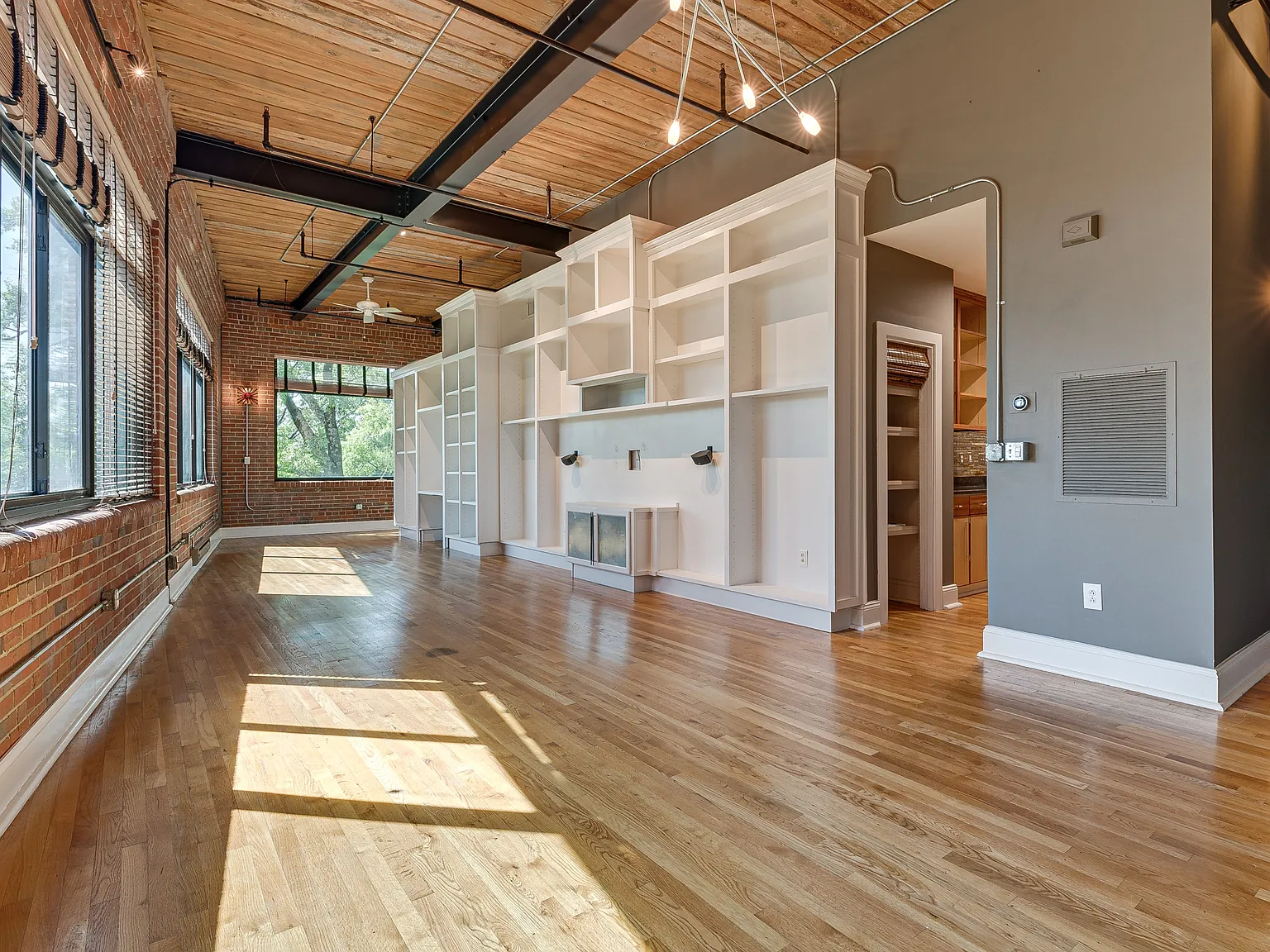 310 Arlington Ave. - Unit 429 — Photo 1