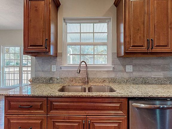 4th image of 531 Summer Lake Drive
