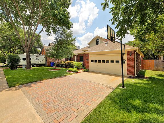 2nd image of 1211 Meadow Lark Dr