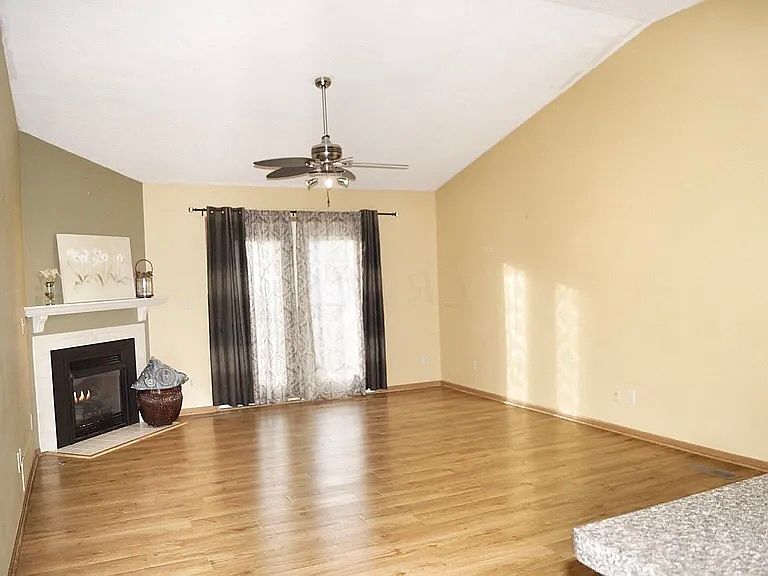 1st image of 435 Robinscrest Ln #1