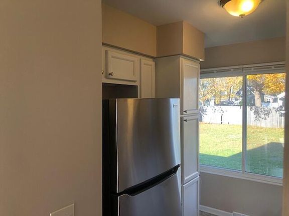 4th image of 219 Walter St SE