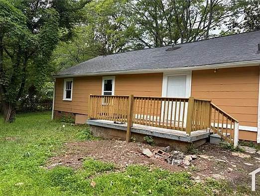 4 bed, $2,300 — Photo 2