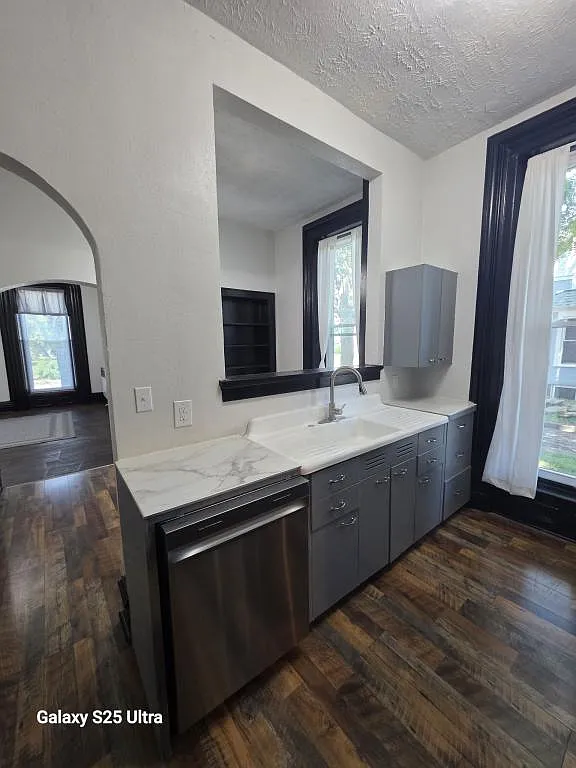 712 S Union St, apt 1 — Photo 2
