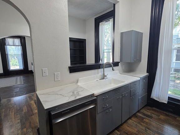 2nd image of 712 S Union St APT 1