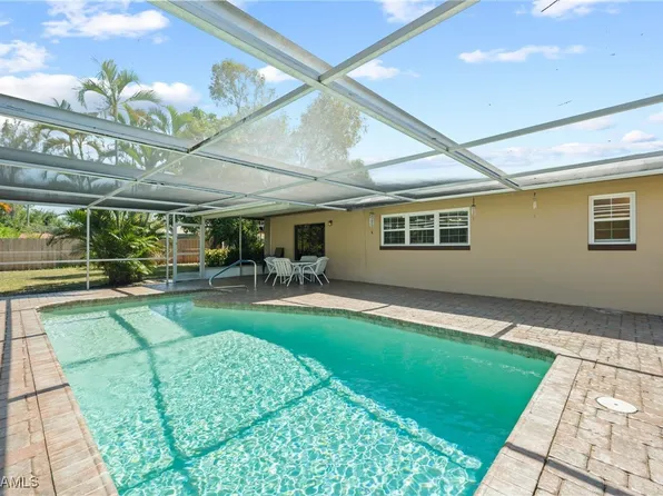 1697 N Hermitage Rd, Fort Myers, FL 33919
