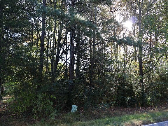 3rd image of 1700 Holly Grove Rd