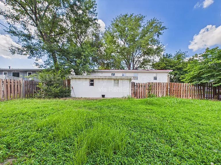 622 Christopher St — Photo 46
