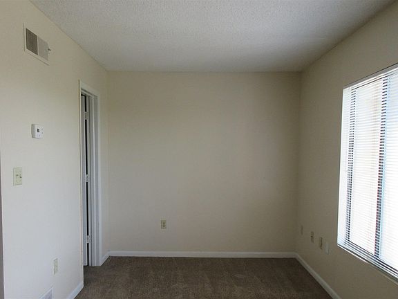 2nd image of 1600 Park Cir APT 1011