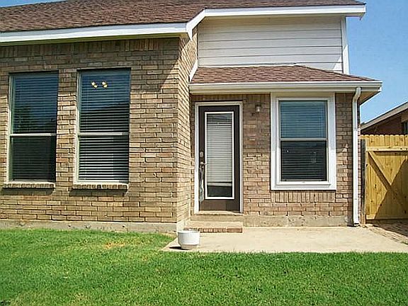 5th image of 605 Bent Oak Dr