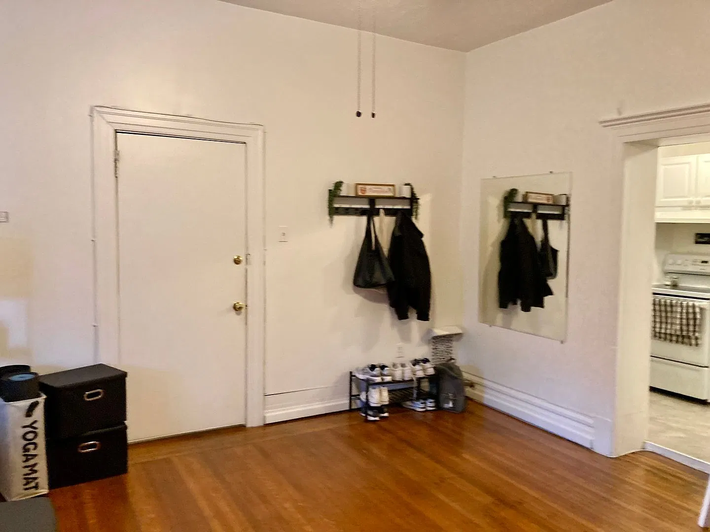 431 Graham — Photo 2