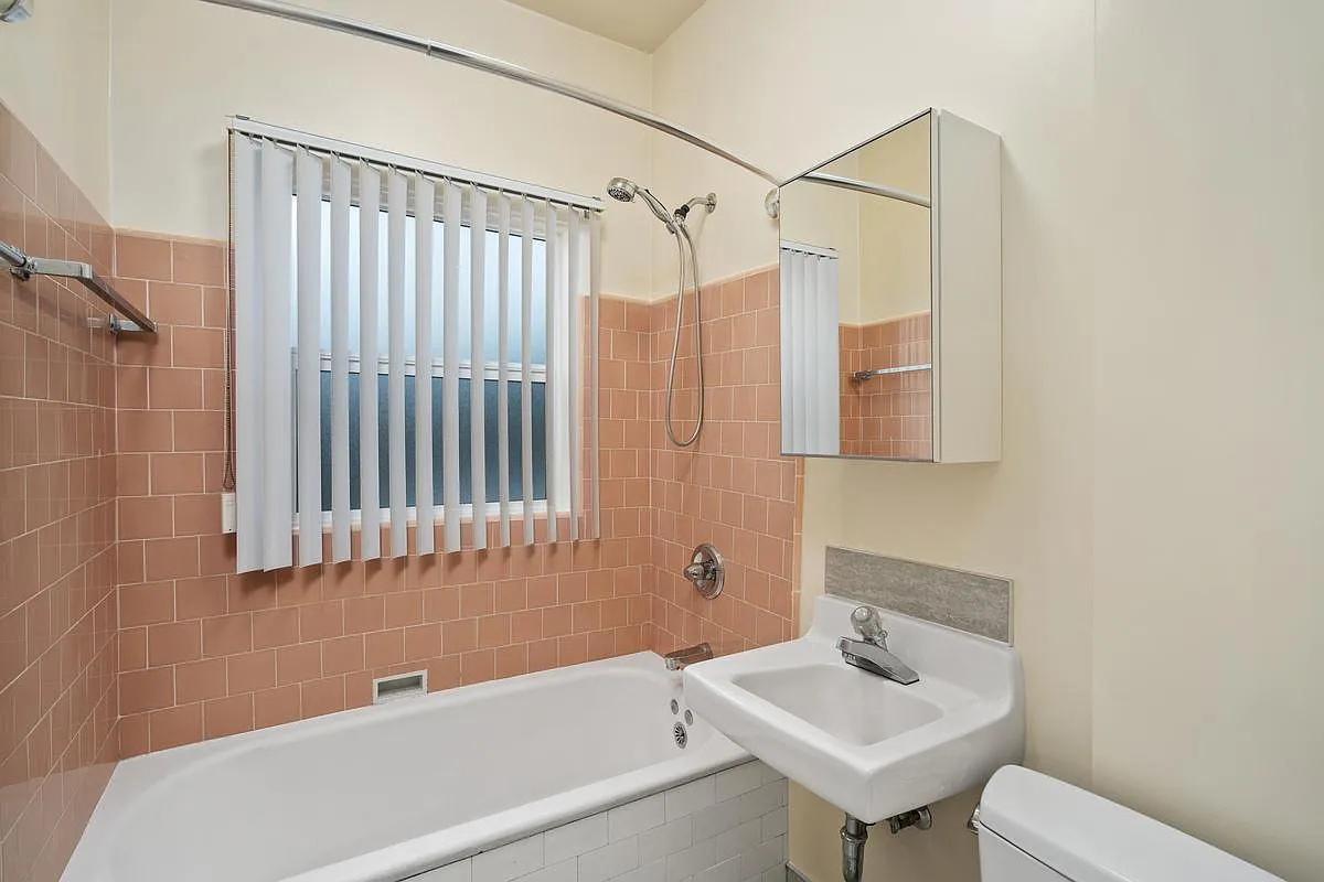Studio, 500 sqft, $1,545 — Photo 2