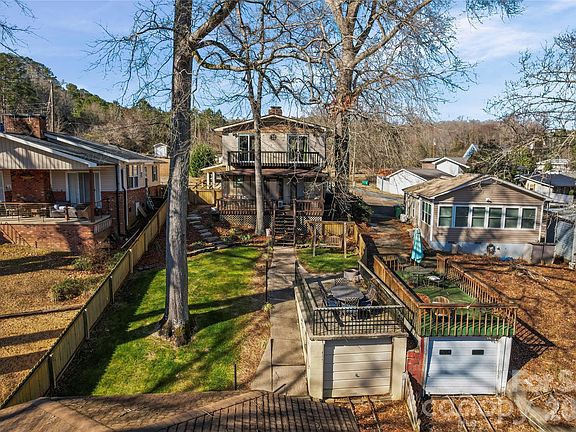 2nd image of 162 Vineyard Rd
