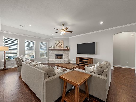 5th image of 307 Oak Meadow Trl