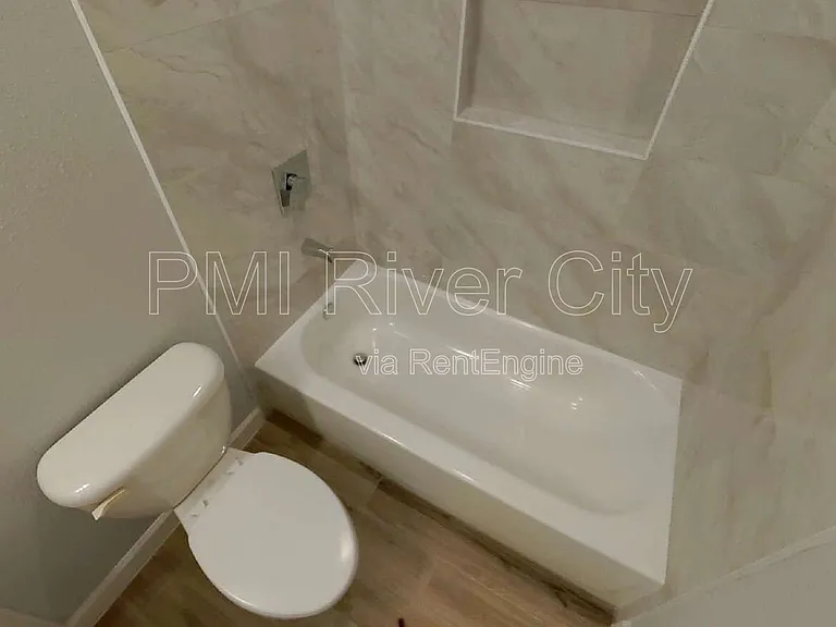 151 W 17th St #3 — Photo 9