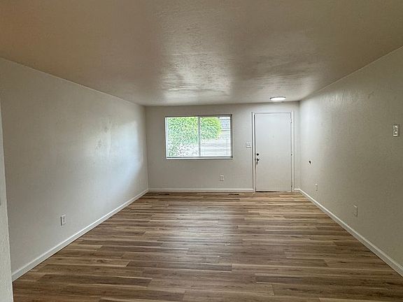 5th image of 2173-2175 S Curtis Cir #2173