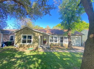 805 E Tom Green St, Brenham, TX 77833