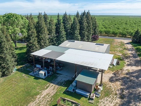 2nd image of 3401 Bogue Rd