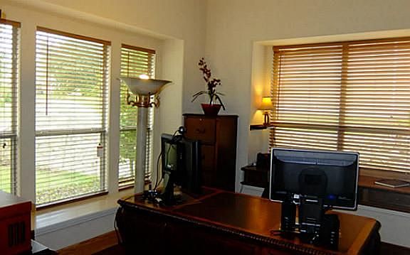 2nd image of 3204 Ashford Ln