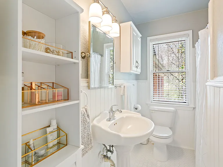 115 Peachtree Memorial Dr NW — Photo 25