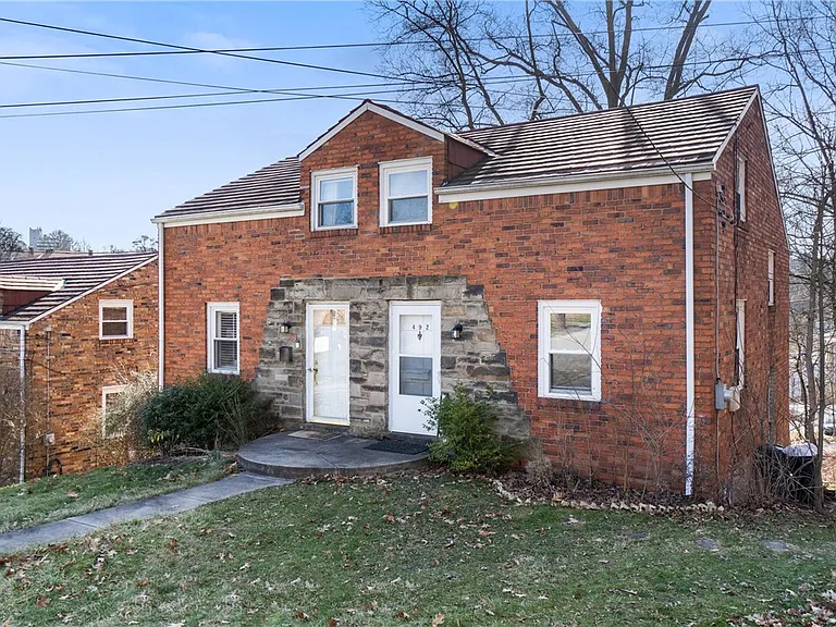 494 Serpentine Dr — Photo 2