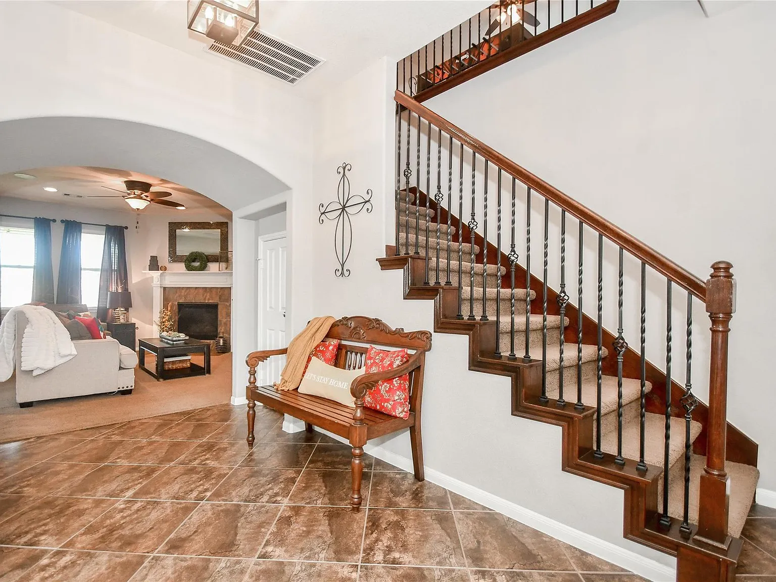4 bed, 3.5 bath, 2415 sqft, $2,600 — Photo 4