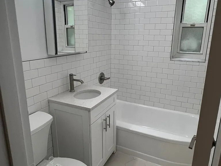 13505 Hoover Ave — Photo 4