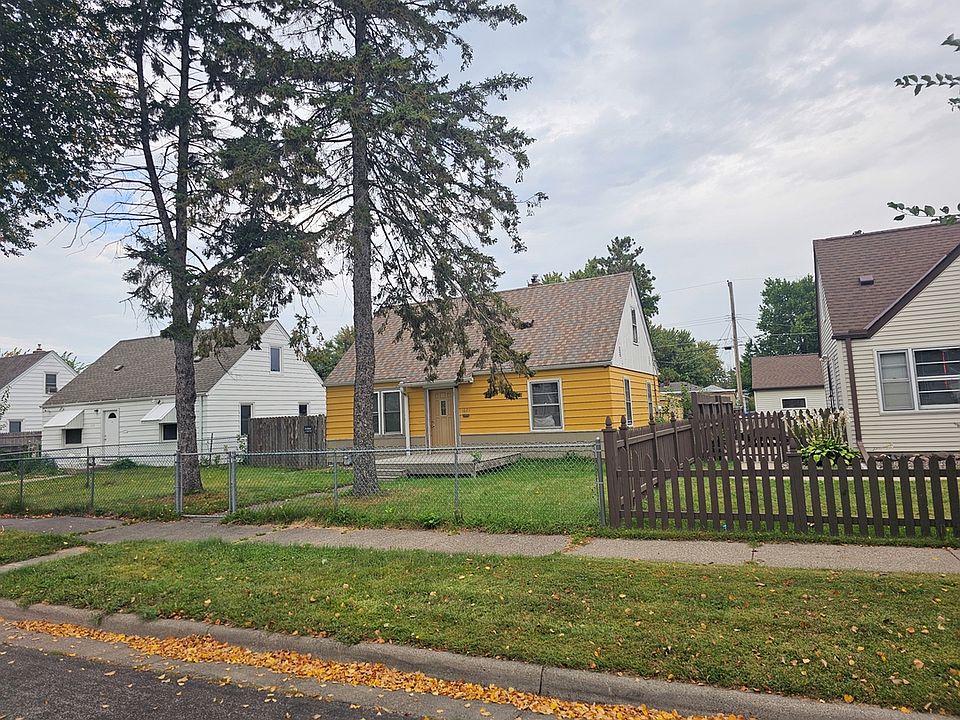 2nd image of 1623 Nevada Ave E