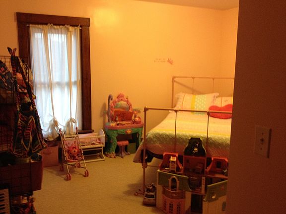4th image of 428 W 43rd St