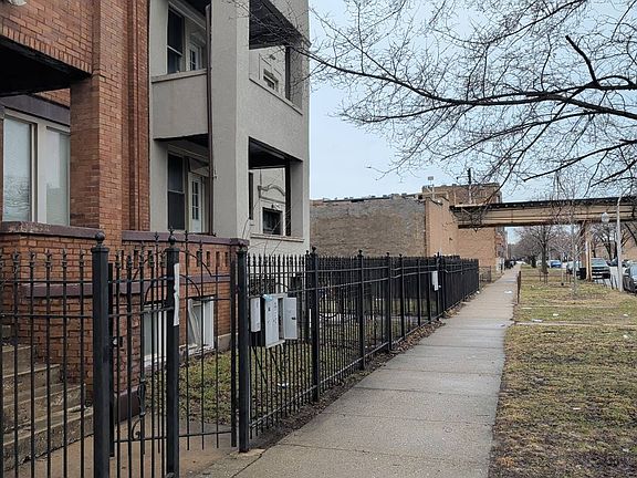 4th image of 5932 S Prairie Ave