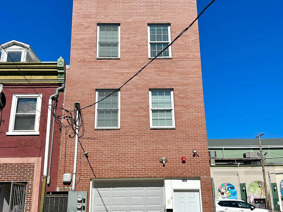 1025 Buttonwood St #2