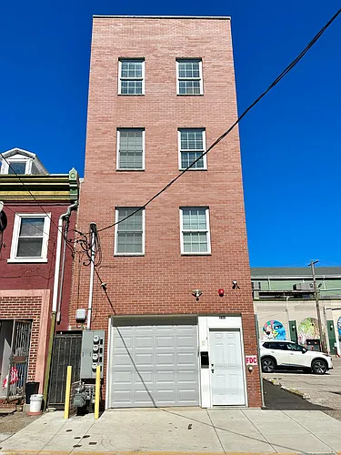 1025 Buttonwood St #2 Photo 1