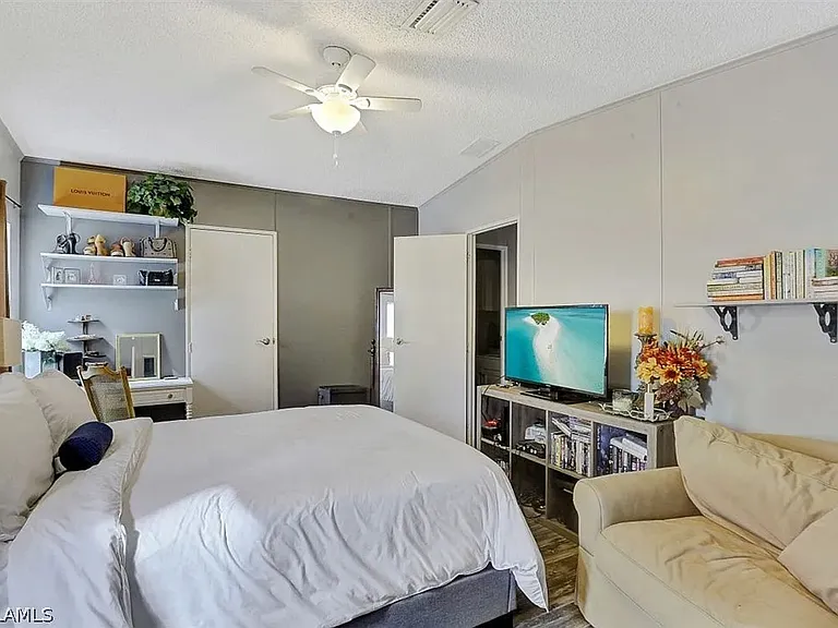 2023 Gish Ln — Photo 17